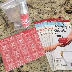 New Scentsy April  Apple wotm Bundle!